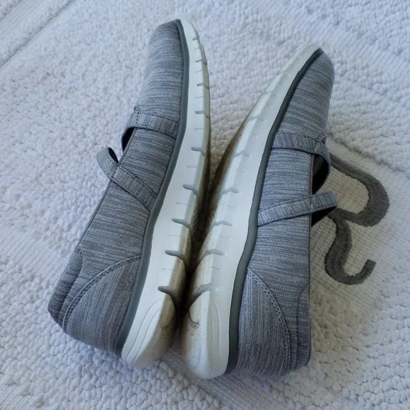 SKECHERS SLIP-ONS - Picture 9 of 10